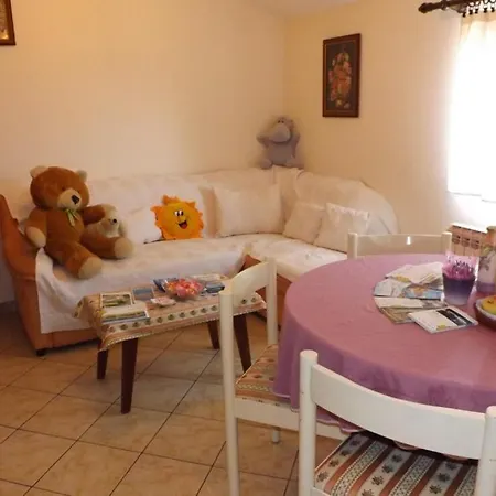 Apartment In Mit Terrasse, W-lan, Waschmaschine 853-3