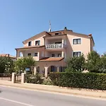 Appartement In Mit Terrasse, W-lan, Waschmaschine 853-3